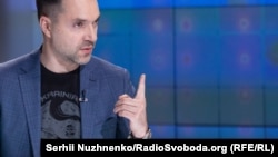 Військові РФ зможуть вести активний бій ще два-три тижні – Арестович
