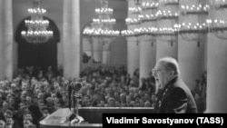 19 августа 1960 года. Генеральный прокурор СССР Роман Руденко во время обвинительной речи в Колонном зале Дома союзов на открытом судебном заседании Военной коллегии Верховного суда СССР по делу американского лётчика Френсиса Гарри Пауэрса