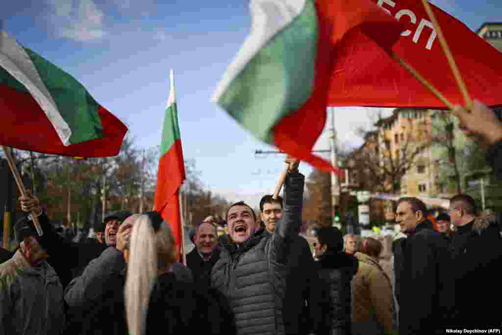 Пророссийские демонстранты вышли 12 декабря на протест против сноса памятника