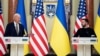 Президент США Джо Байден (слева) и президент Украины Владимир Зеленский на пресс-конференции в Киеве 20 февраля 2023 года