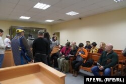 Поддержать Егора Балазейкина в суд пришли более 20 человек