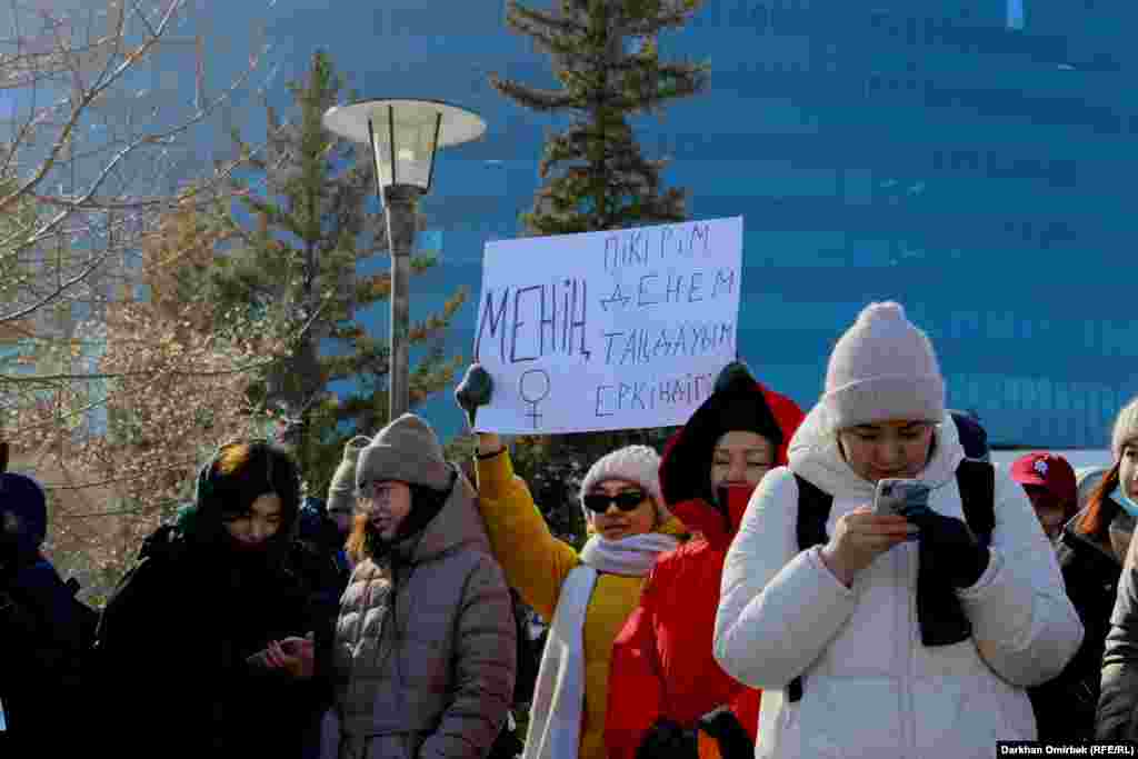 &laquo;Мое тело &mdash; мое дело&raquo; &mdash; частый лозунг феминистского движения в Казахстане. Он появился в период законодательных запретов на аборт в Европе&nbsp;