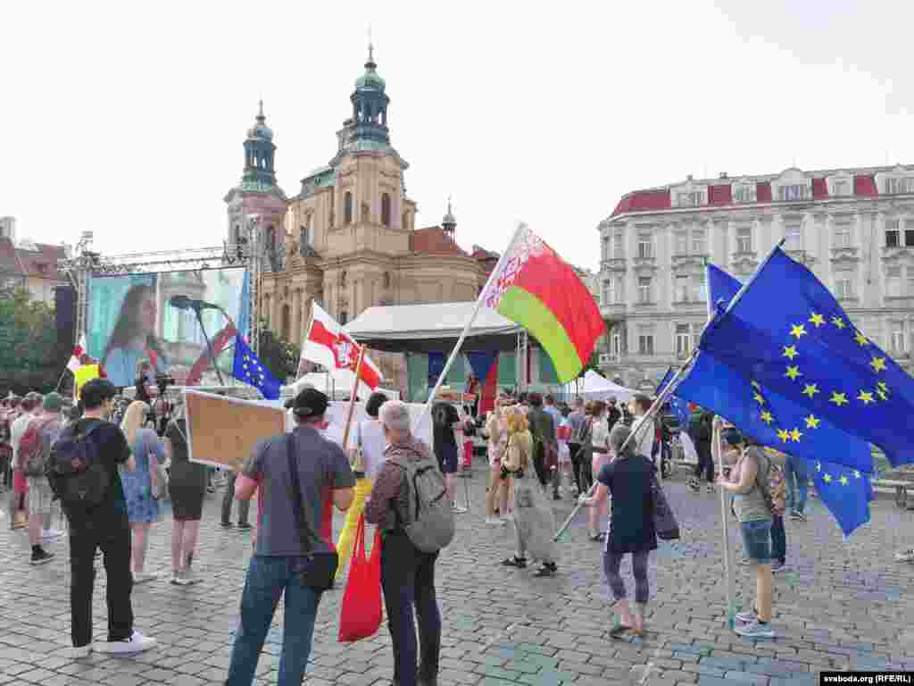 Вони зачіпали протестувальників