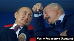 Владимир Путин и Александр Лукашенко на церемонии закрытия Европейских игр 2019 года. Стадион «Динамо», Минск, Беларусь, 30 июня 2019 года.