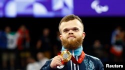 Двукратный паралимпийский чемпион Давид Дегтярёв, пауэрлифтер из Казахстана