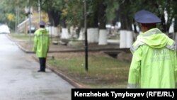 Сотрудники дорожной полиции. Иллюстративное фото.