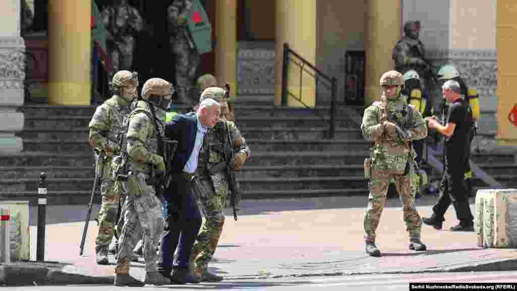 Повідомляється, що представники штабу Антитерористичного центру СБУ відзначили високий рівень злагодженості та ефективності дій усіх суб&rsquo;єктів боротьби з тероризмом міста Києва 