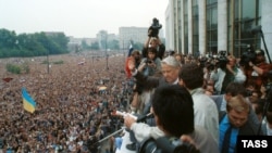 Москва, митинг в поддержку демократии. 20 августа, 1991 год