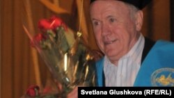 Эдвард Прескотт, нобелевский лауреат 2004 года. Астана, 24 мая 2012 года.