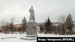 Памятник Дзержинскому в Сорске.