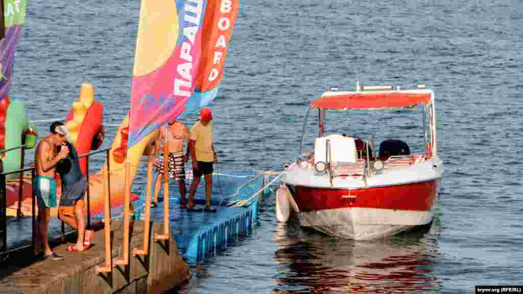 Водні розваги для відпочивальників