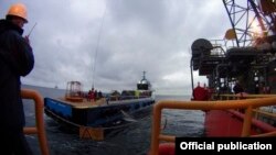 Переміщення бурових вишок «Чорноморнафтогазу» в територіальні води Росії, 14 грудня 2015 року