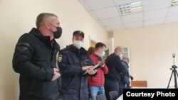 Полиция в штабе Навального в Пскове