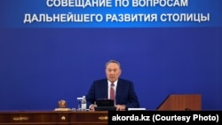 Қазақстан президенті Нұрсұлтан Назарбаев Астана қаласының дамуына қатысты жиында. Астана, 5 сәуір 2018 жыл. 